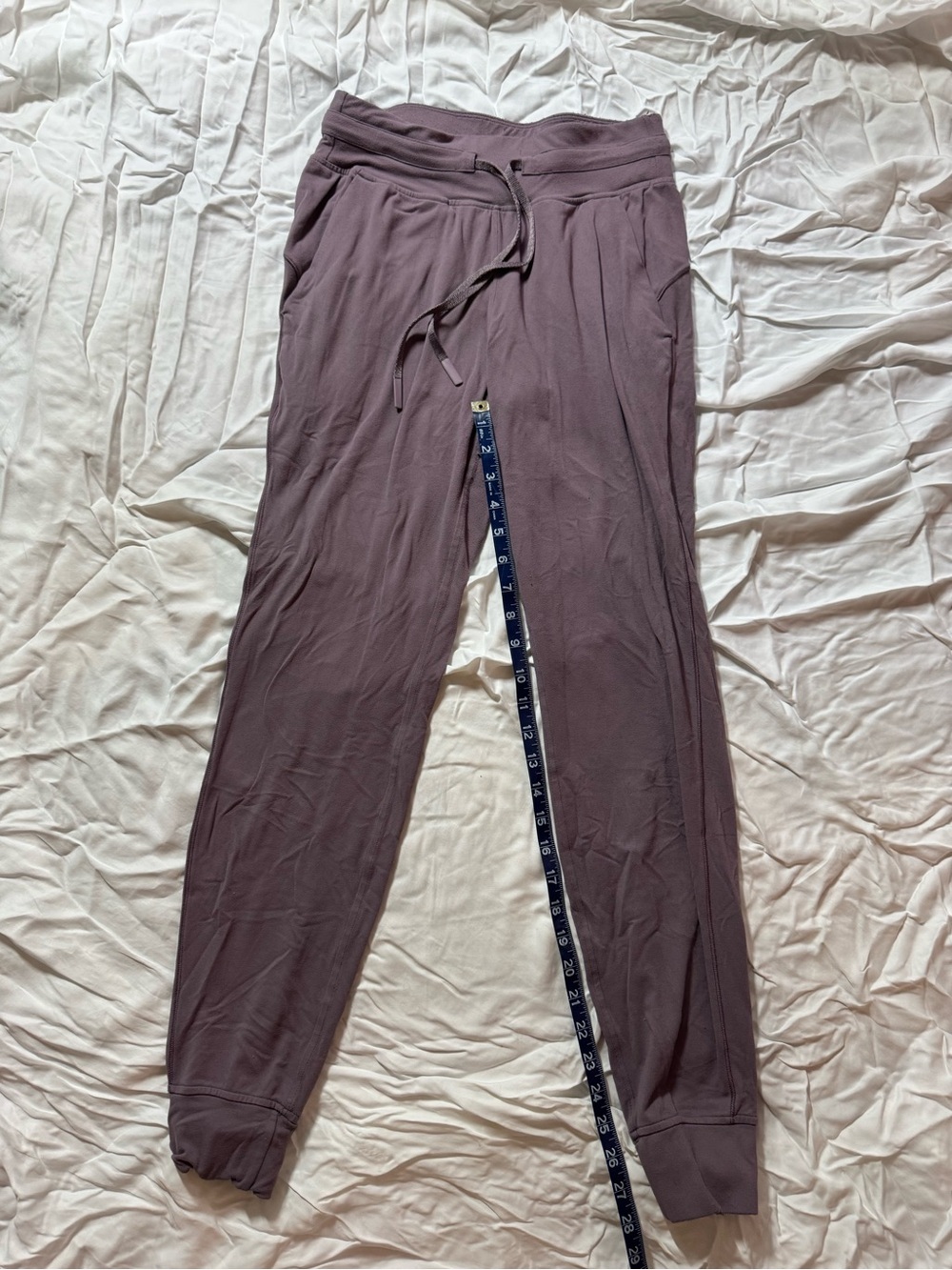 lululemon Jogger Pants in Dusty Mauve